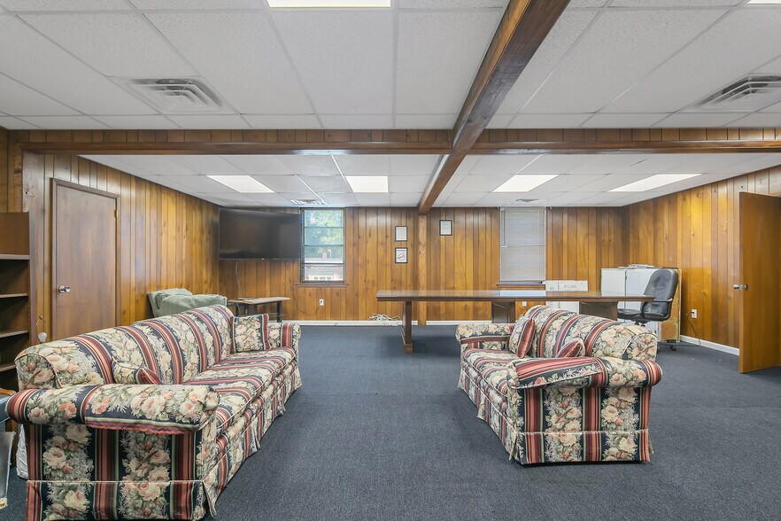 More Photos Of 214 Hawkins Ave, Sanford Medical For Sale