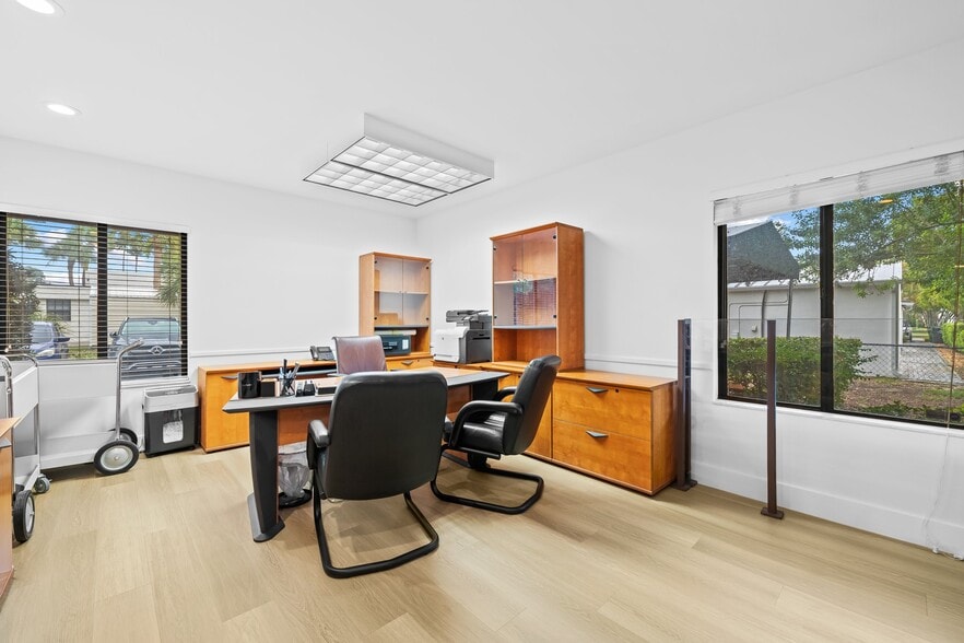 More Photos Of 1322 SE 3rd Ave, Fort Lauderdale Office For Sale