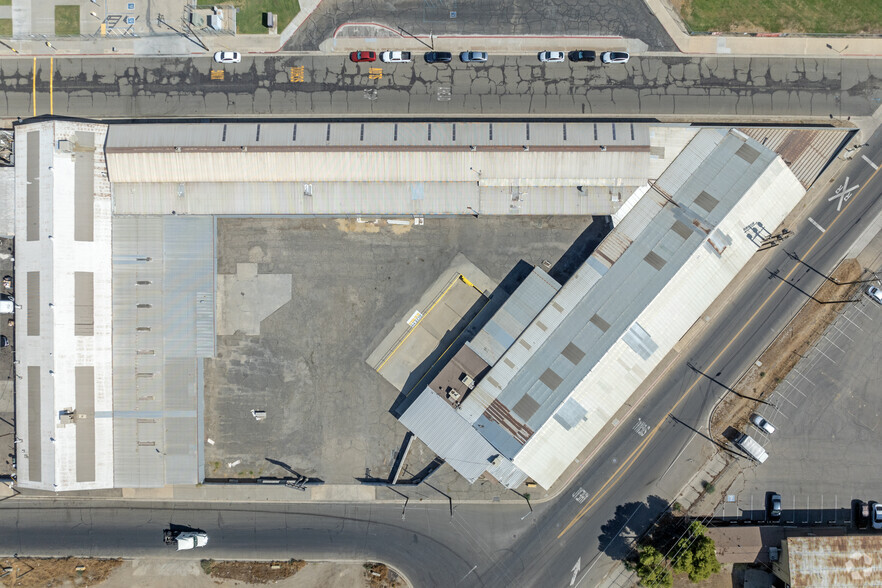 More Photos Of 3200 E Central Ave, Fresno Warehouse For Lease
