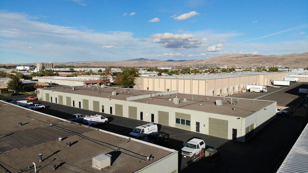 More Photos Of 395 Freeport Blvd, Sparks Showroom For Lease