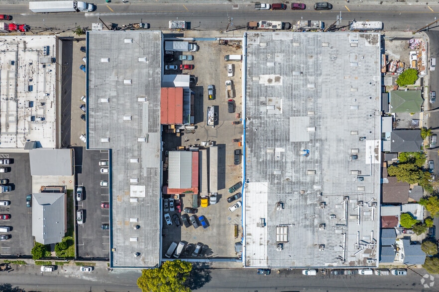 More Photos Of 4801 Staunton Ave, Los Angeles Industrial For Sale