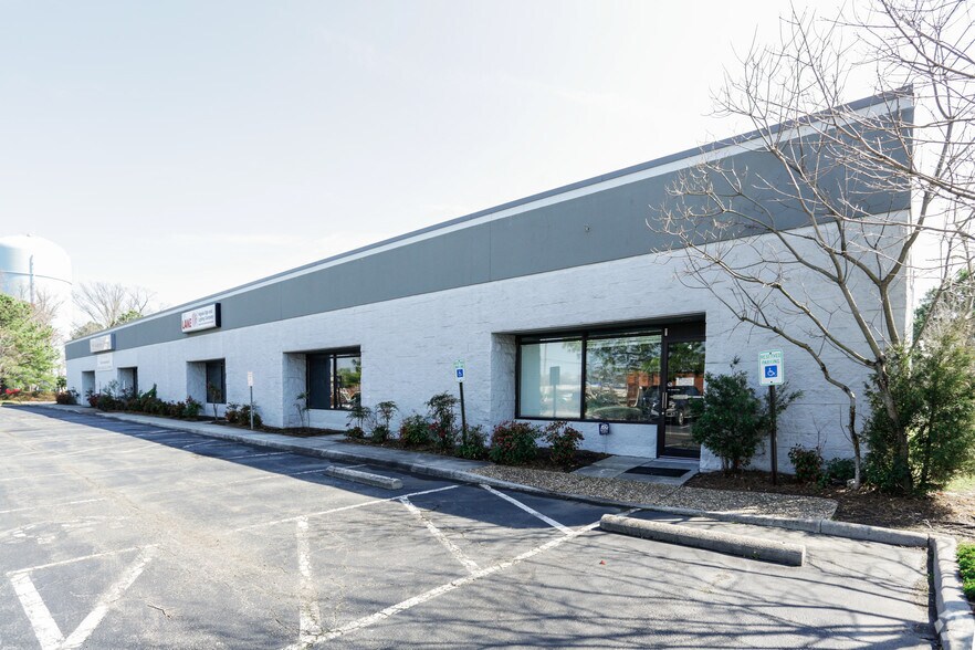 More Photos Of 4901 Cleveland St, Virginia Beach Light Distribution For Sale