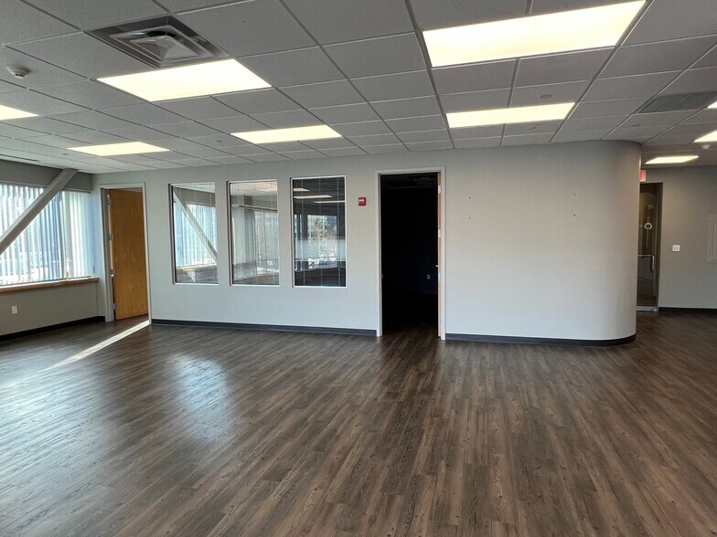 More Photos Of 330 Bear Hill Rd, Waltham Office For Lease