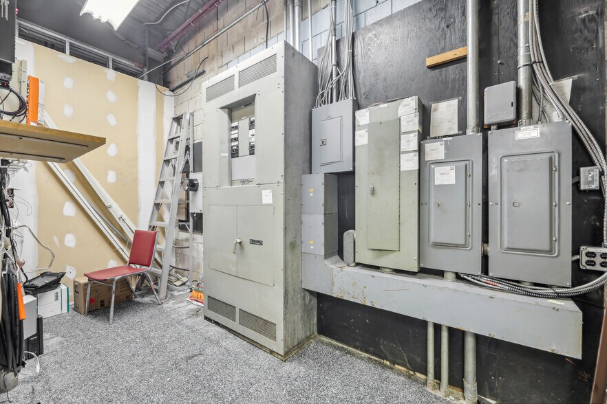More Photos Of 2497 Vauxhall Rd, Union Township Manufacturing For Sale