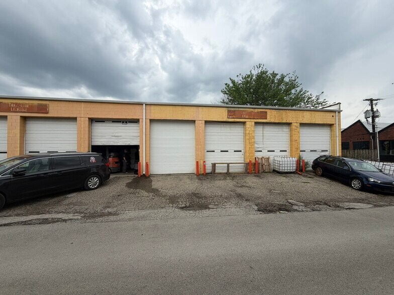 More Photos Of 1301 Barth Ave, Indianapolis Bar For Sale
