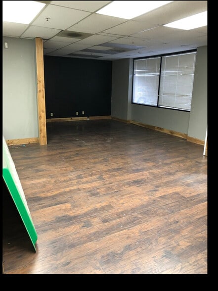 More Photos Of 302-376 NE 219th Ave, Gresham Light Manufacturing For Lease