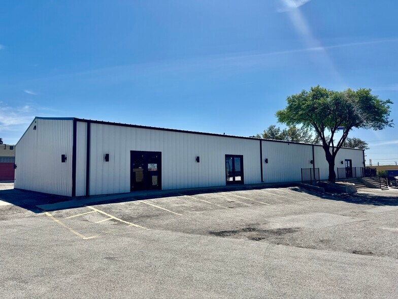 Primary Photo Of 1007 Avenue K, Marble Falls Freestanding For Lease