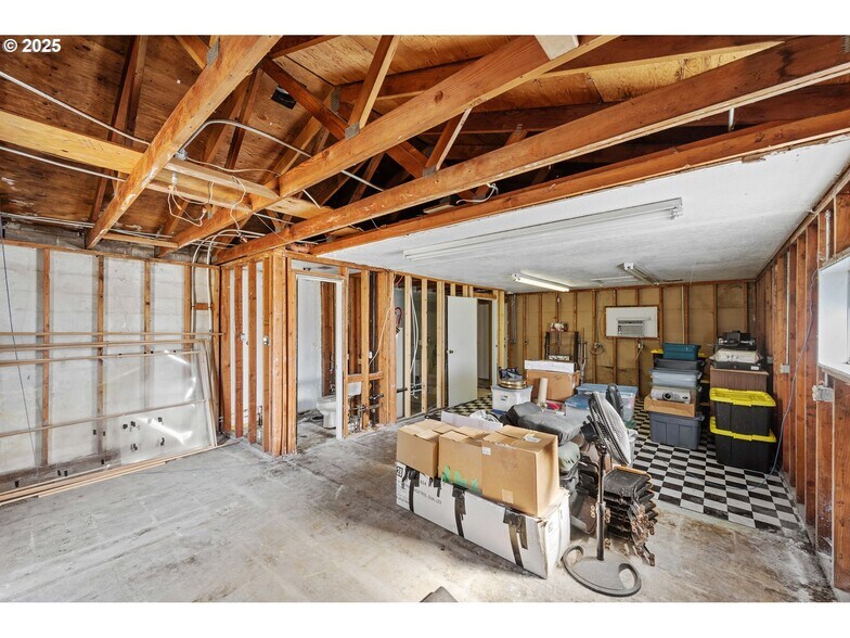 More Photos Of 2235 Broadway Ave, North Bend General Retail For Sale