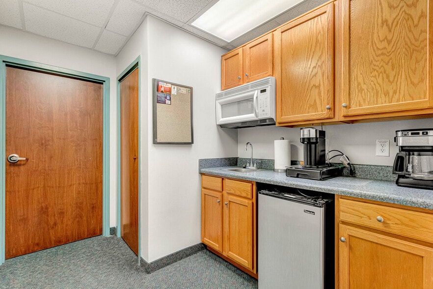 More Photos Of 5368-5380 Twin Hickory Rd, Glen Allen Flex For Sale