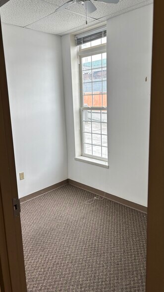 More Photos Of 10 S Walnut St, Milford Restaurant For Sale