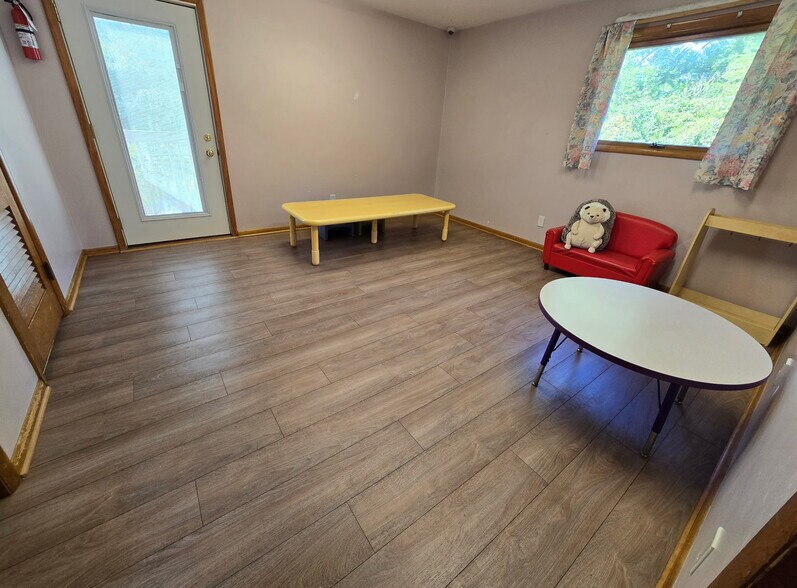 More Photos Of 1350 E Rhorer Rd, Bloomington Specialty For Sale