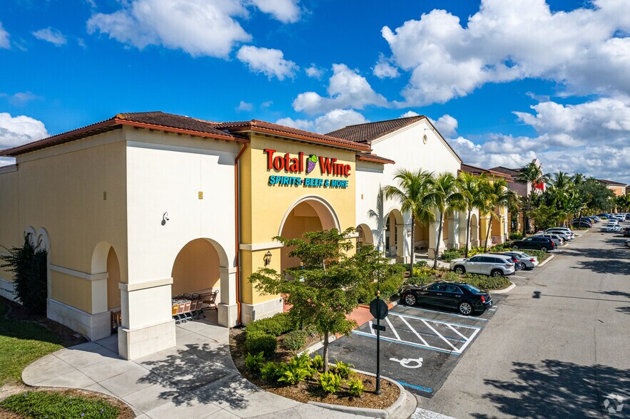 Primary Photo Of 8012-8024 Mediterranean Dr, Estero General Retail For Lease