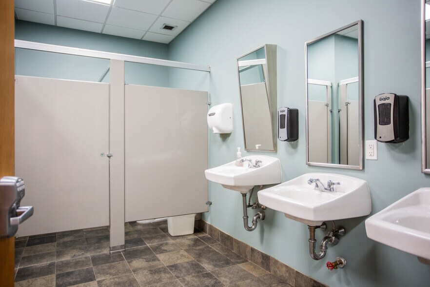 More Photos Of 486 Sunrise Hwy, Rockville Centre Office For Sale