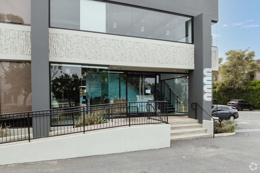 More Photos Of 5800 Uplander Way, Culver City Loft Creative Space For Lease