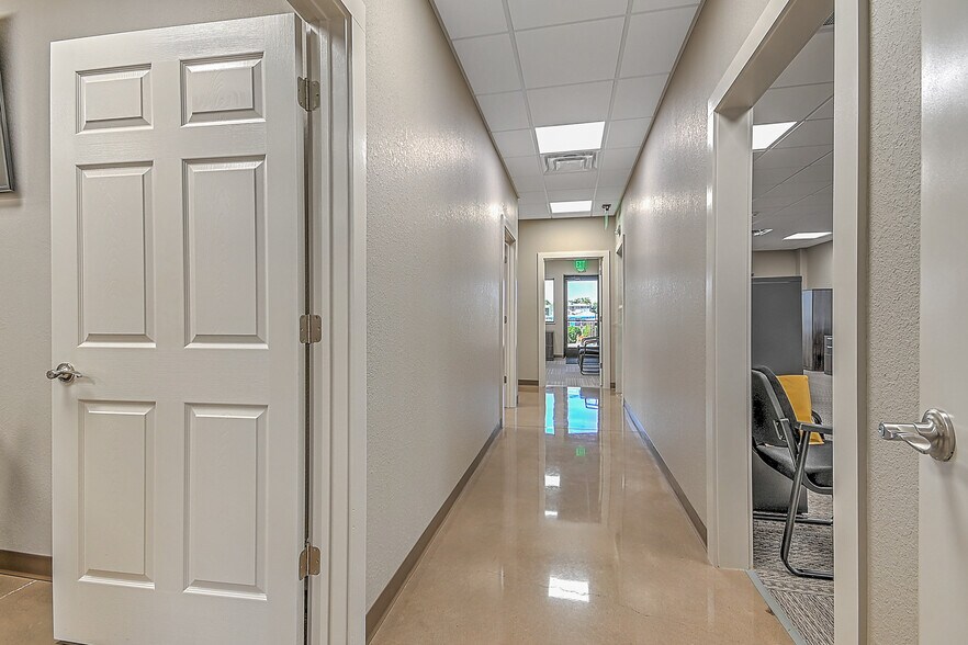 More Photos Of 317 Bluff City Hwy, Bristol Flex For Sale