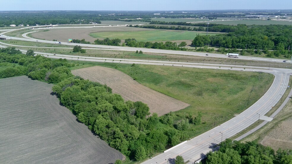 More Photos Of 2000 Gateway Blvd, Beloit Land For Sale