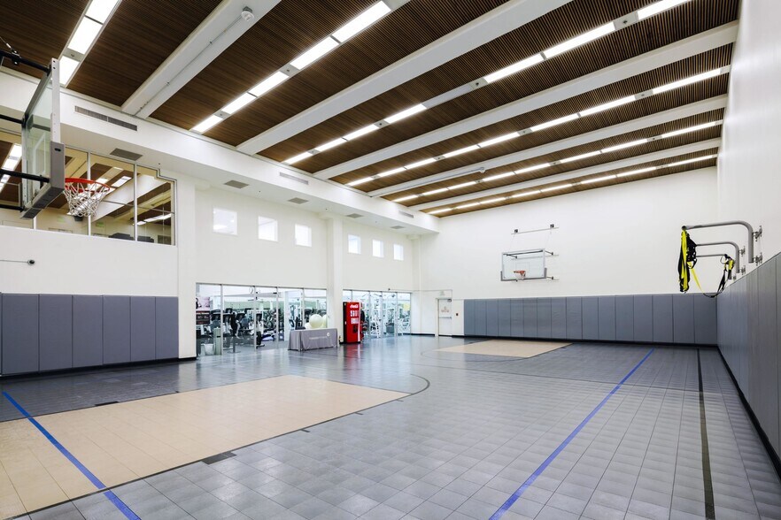 More Photos Of 2000 Powell St, Emeryville Office For Lease