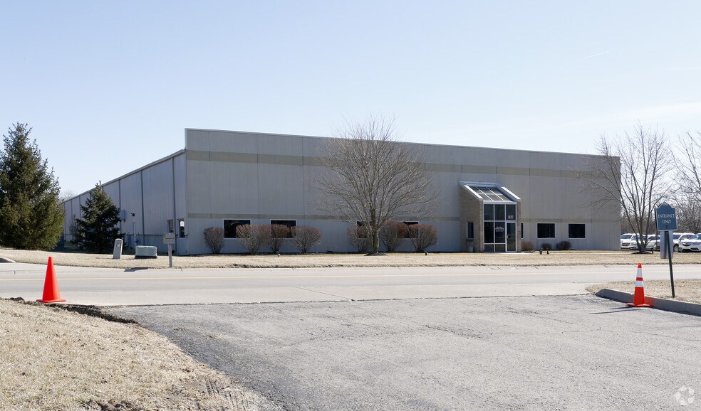 More Photos Of 16707 Southpark Dr, Westfield Warehouse For Lease