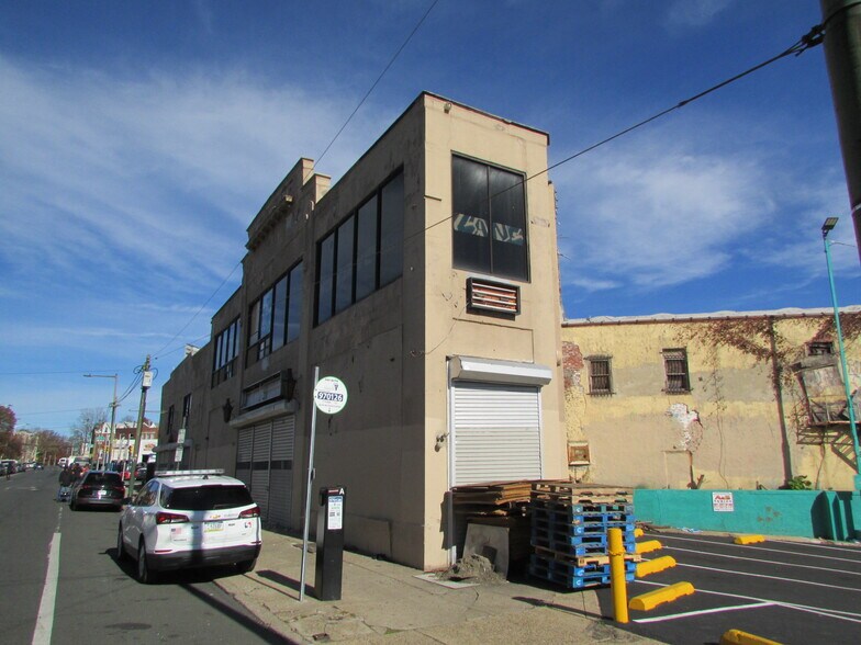 More Photos Of 4721-4741 Oxford Ave, Philadelphia Freestanding For Sale