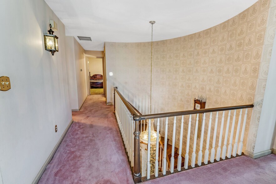 More Photos Of 1445 Catawba Ave, Newfield Service For Sale