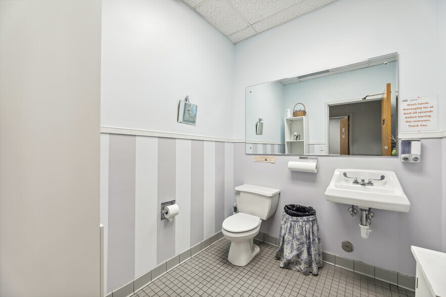 More Photos Of 2497 Vauxhall Rd, Union Township Manufacturing For Sale