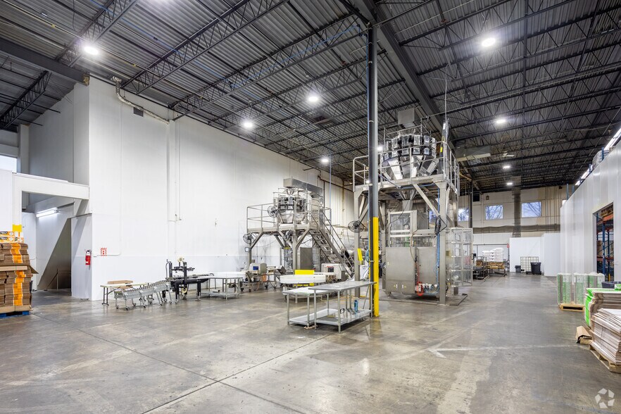 More Photos Of 9900 Boul Louis-H.-La Fontaine, Montréal Industrial For Sale