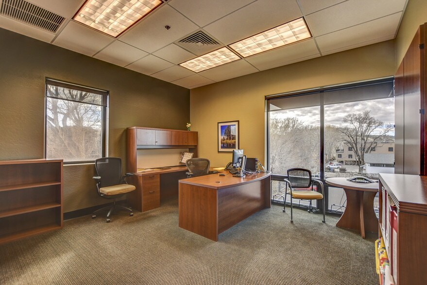 More Photos Of 325 W Gurley St, Prescott Office For Lease