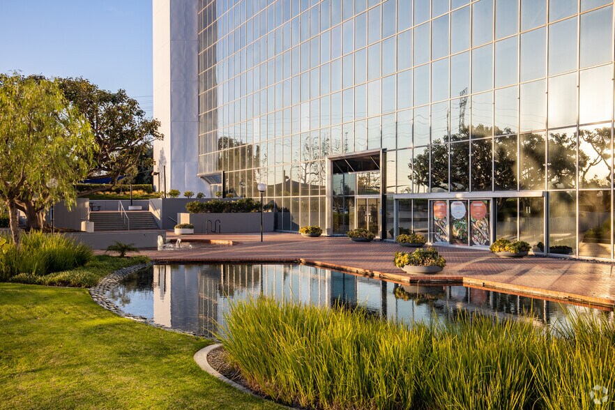 More Photos Of 500 W 190th St, Gardena Office For Lease