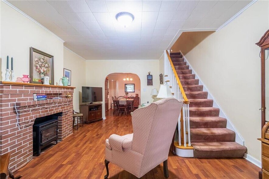 More Photos Of 202 S 17th St, Allentown Storefront Retail Residential For Sale