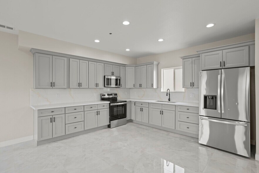 More Photos Of 8423 Tamarind Ave, Fontana Apartments For Sale