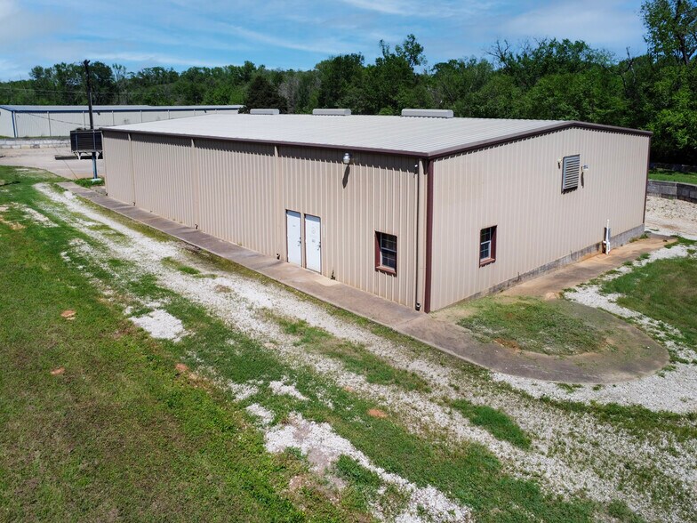 More Photos Of 15503 TX-110, Whitehouse Warehouse For Lease