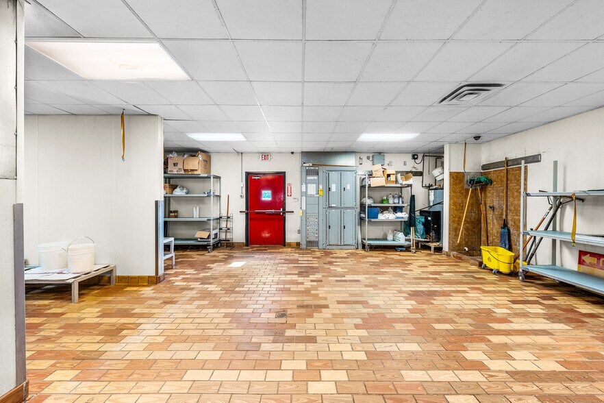 More Photos Of 1014 W Moore Ave, Terrell Restaurant For Sale