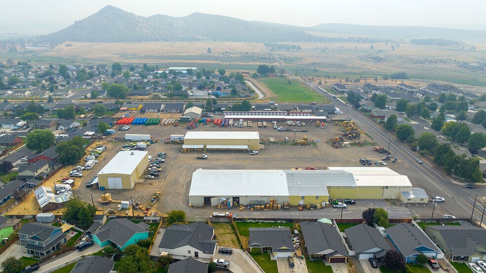 More Photos Of 701 Peters Rd, Prineville Manufacturing For Lease