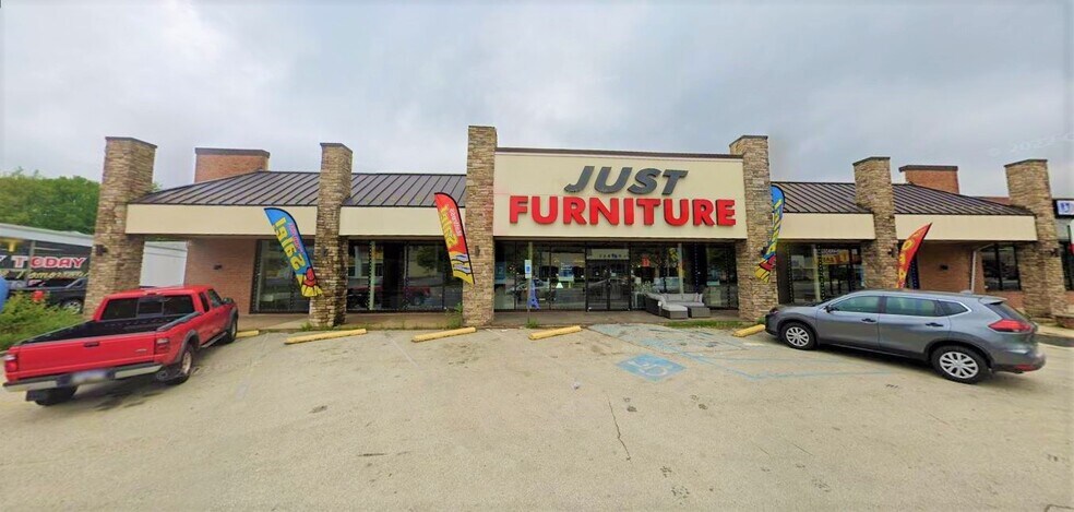 More Photos Of 134 Baltimore Pike, Springfield Township Freestanding For Sale