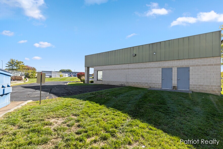 More Photos Of 75 Applewood Dr, Sparta General Retail For Sale