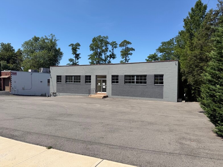Primary Photo Of 26 Valley Rd, Port Washington Industrial For Sale