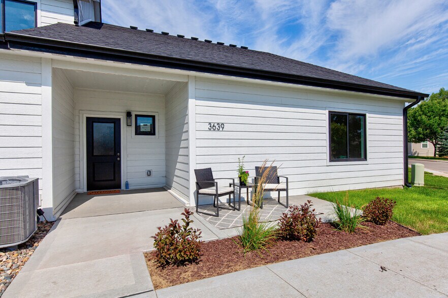 More Photos Of 3656 NE Marissa Ln, Ankeny Apartments For Sale