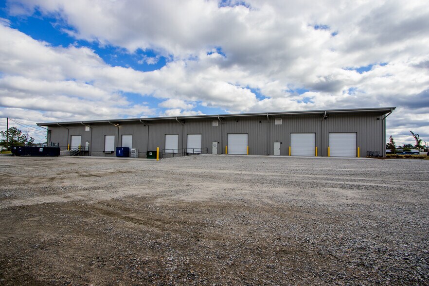 More Photos Of 181 Newland Rd, Columbia Warehouse For Lease
