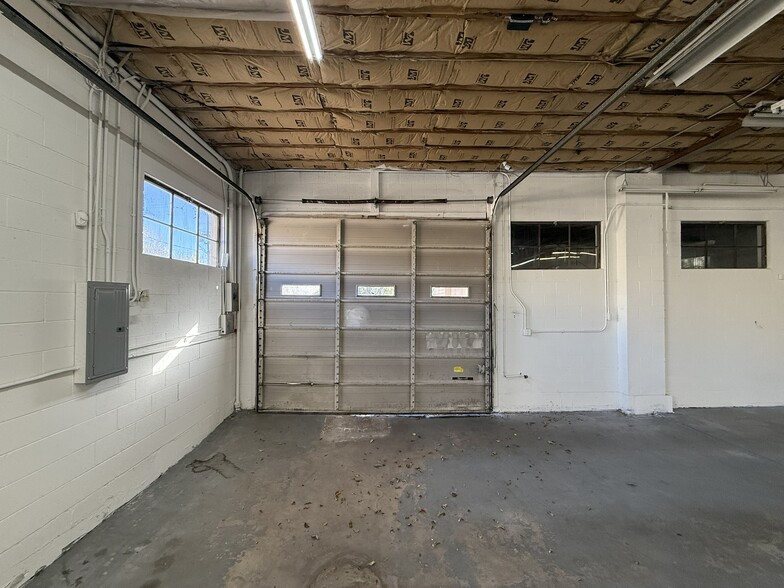 More Photos Of 2030 N Clay St, Denver Flex For Lease