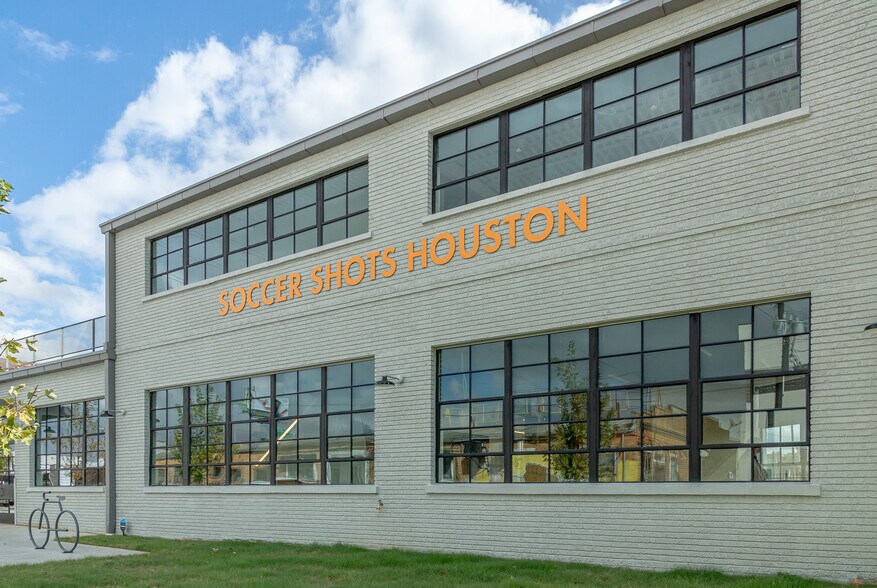 More Photos Of 121 St Emanuel St, Houston Flex For Sale