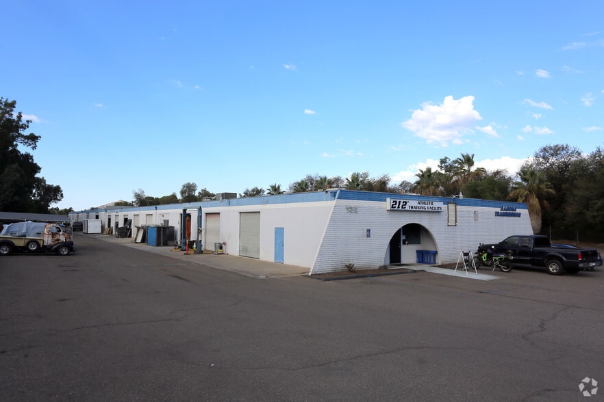 Primary Photo Of 136 10th St, Ramona Service For Lease