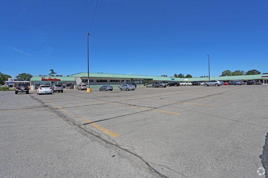 More Photos Of 5353-5381 Lakeshore Rd, Burlington General Retail For Lease
