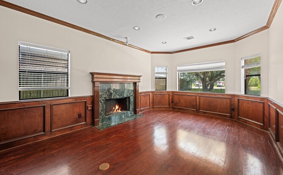 More Photos Of 20240 Cypress Rosehill Rd, Tomball Office Residential For Lease