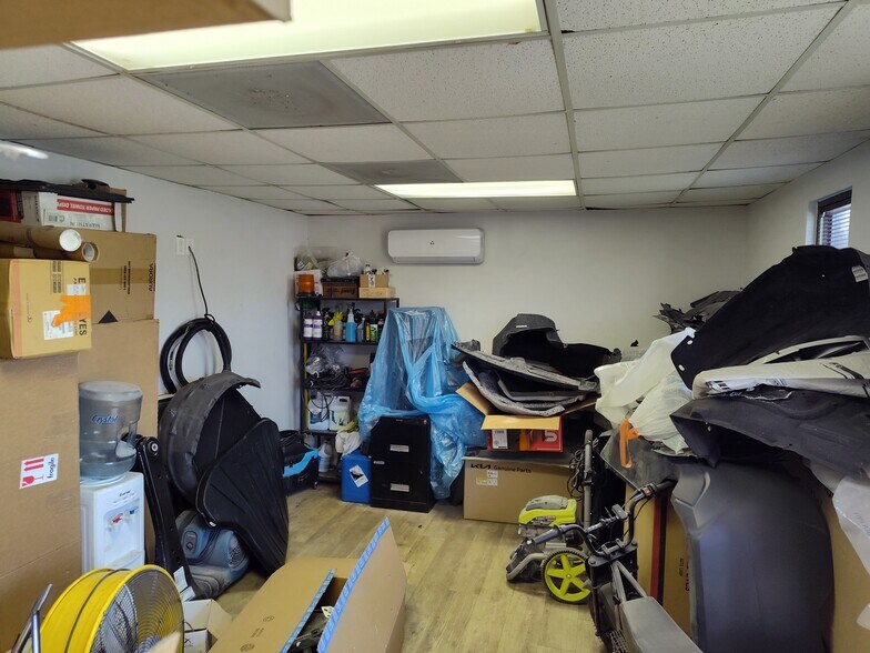 More Photos Of 109 N Falkenburg Rd, Tampa Manufacturing For Sale