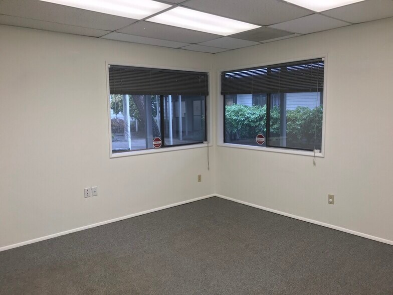 More Photos Of 17175 SW Tualatin Valley Hwy, Beaverton Unknown For Lease