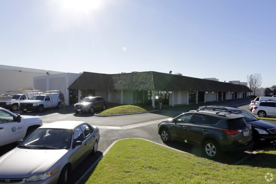 More Photos Of 1591 S Sinclair St, Anaheim Unknown For Lease