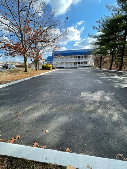 More Photos Of 633 White Horse Pike, Absecon Hotel For Sale