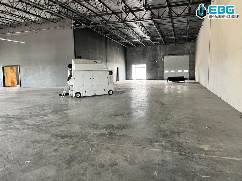 More Photos Of 708 E Houston St, Anna Warehouse For Lease