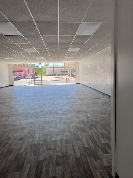 More Photos Of 1005 E Main St, Nacogdoches Storefront Retail Office For Sale