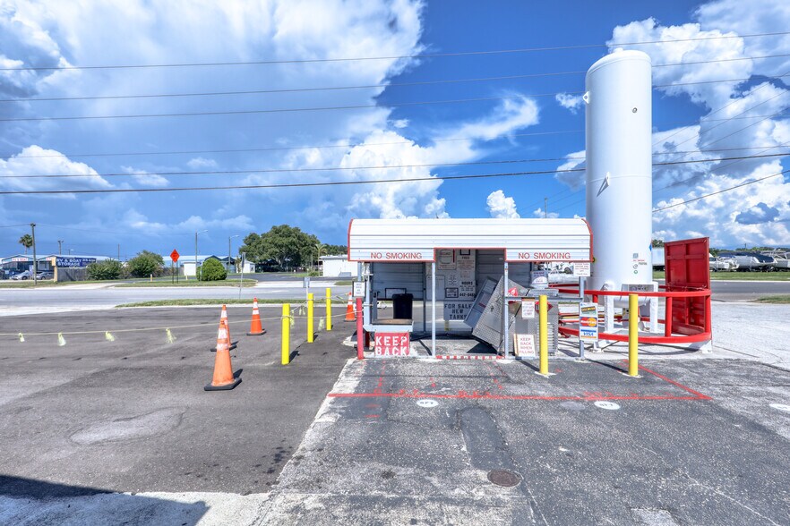 More Photos Of 1400 N Hercules Ave, Clearwater Convenience Store For Sale